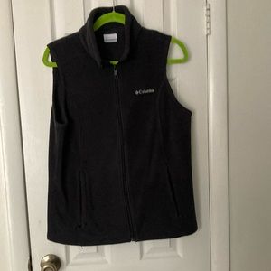 Ladies black Columbia vest good condition.
